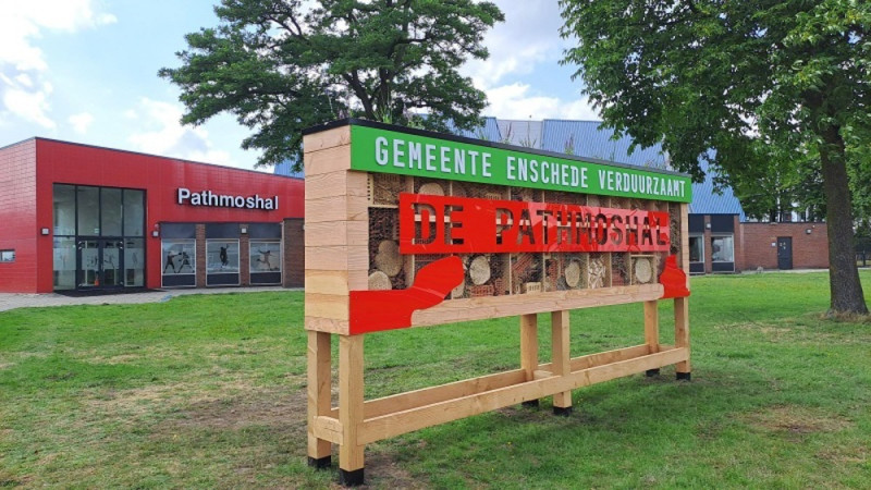 Groen en duurzaam Enschede: mega-bijenhotel en 1484 zonnepanelen