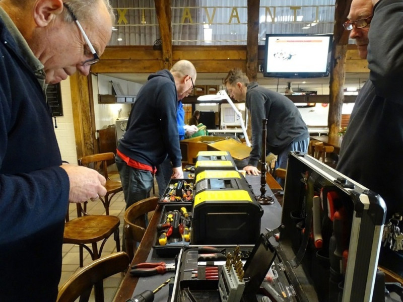 Laat uw spullen repareren bij het Repaircafé