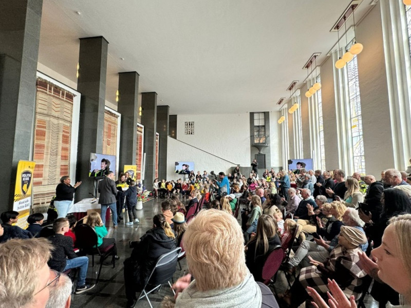 Politiekids met vlag en wimpel geslaagd