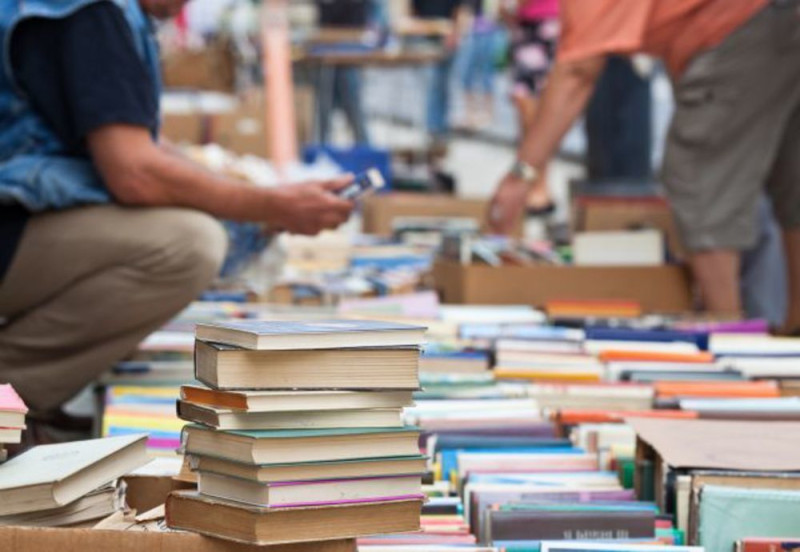 Boekverkoop in de Bibliotheek Enschede Zuid