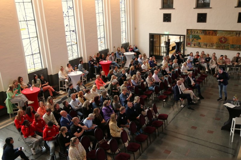 Grote opkomst bij eerste netwerkbijeenkomst Onze jeugd onze zorg