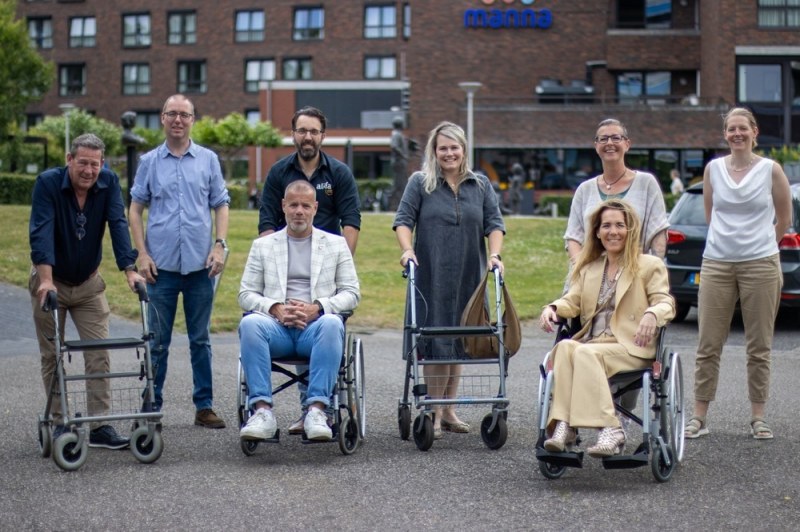 Wethouder Niels van den Berg op bezoek: aandacht voor senioren én samenwerken
